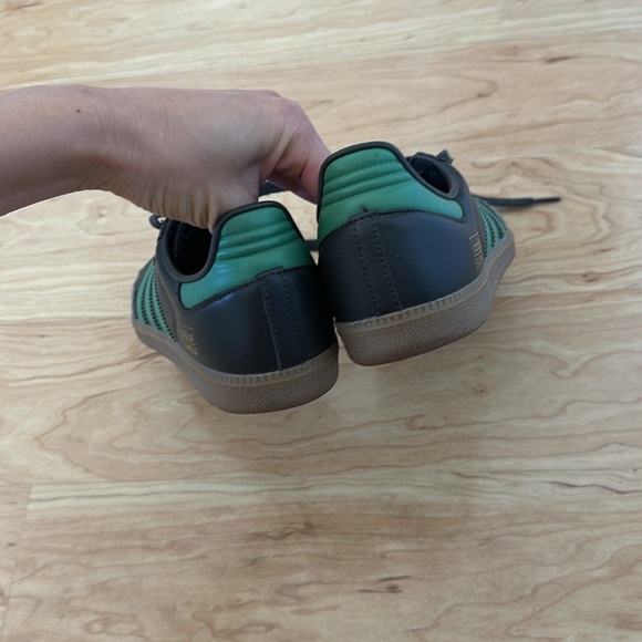 Adidas Samba Sneakers - Shadow Olive / Preloved Green / Gum - Picture 6 of 6